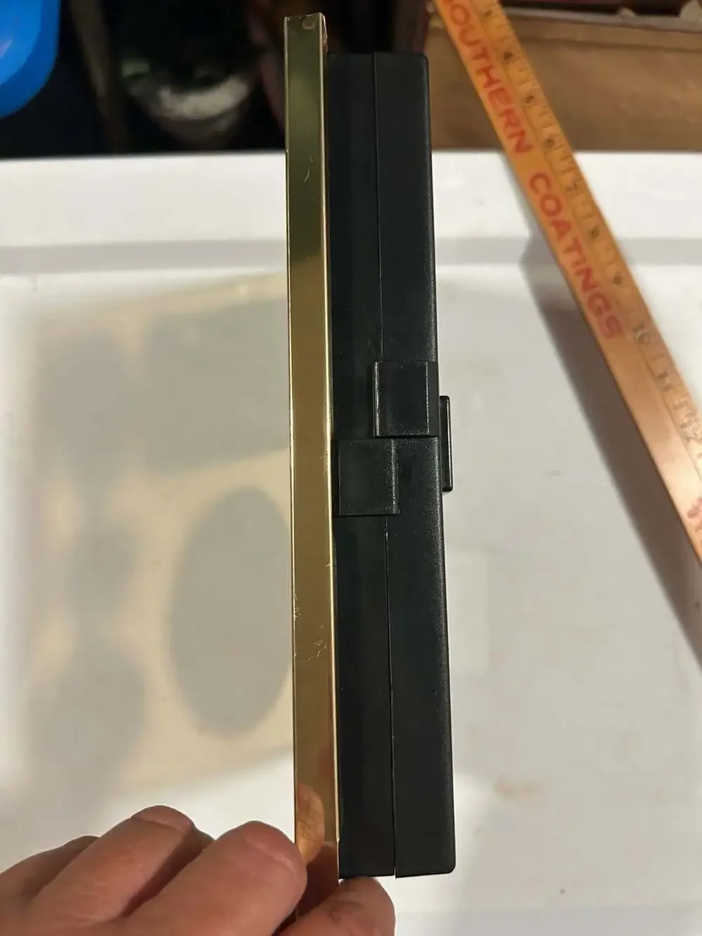 Unbranded gold tone